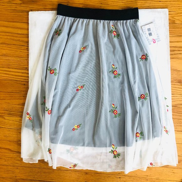 LuLaRoe Lola Skirt with Embroidered Flower - S - Picture 9 of 10